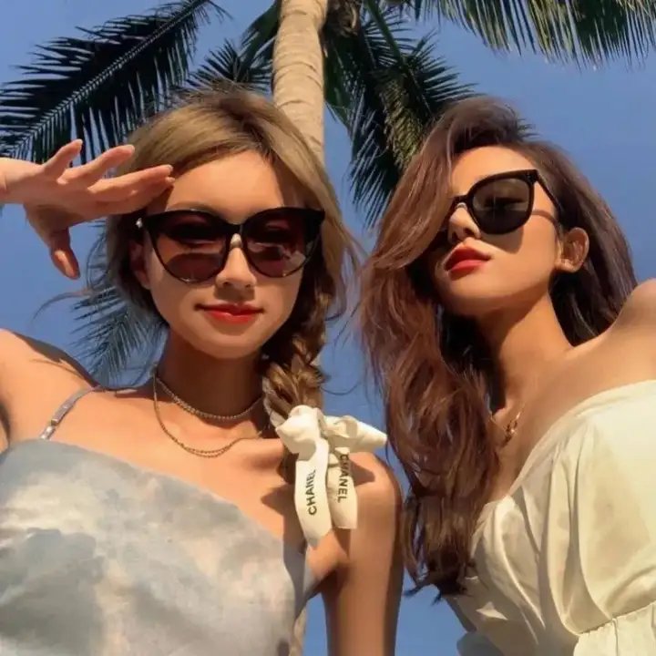 飞女黛丝海报